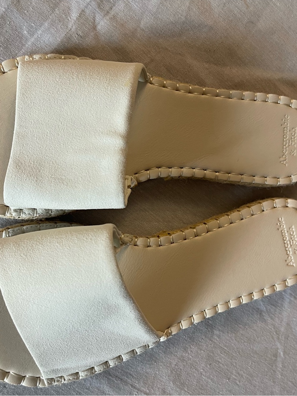 Abercrombie & Fitch Women’s Cream Slide Sandals with Wide Strap